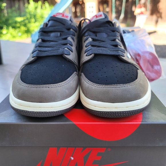 Travis Scott Lows 1s - Picture 3 of 7